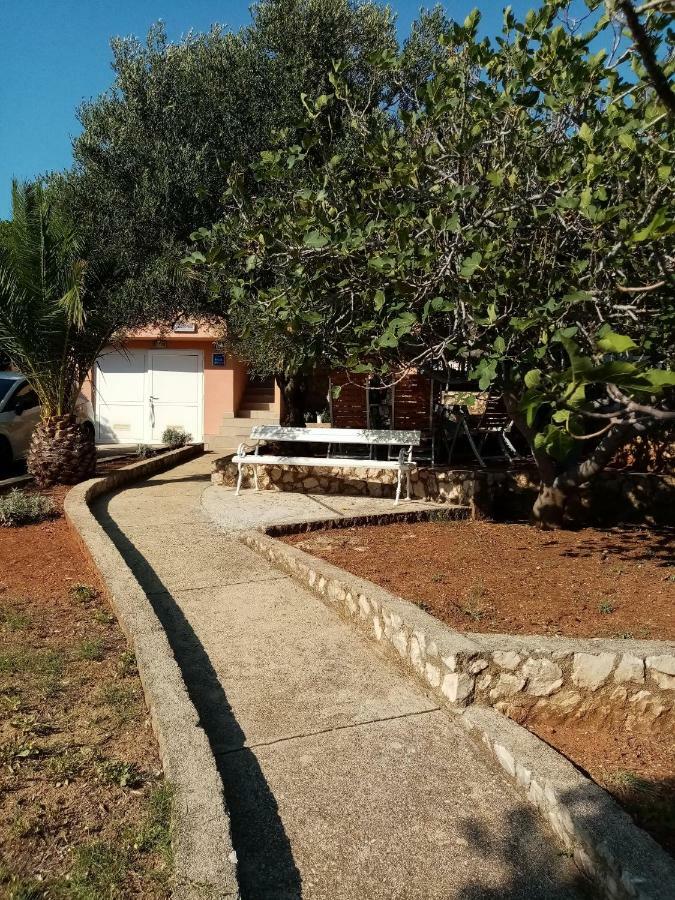 Apartment Pepi Povljana Εξωτερικό φωτογραφία